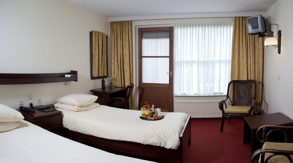 Hotel Restaurant Ruimzicht Zeddam エクステリア 写真