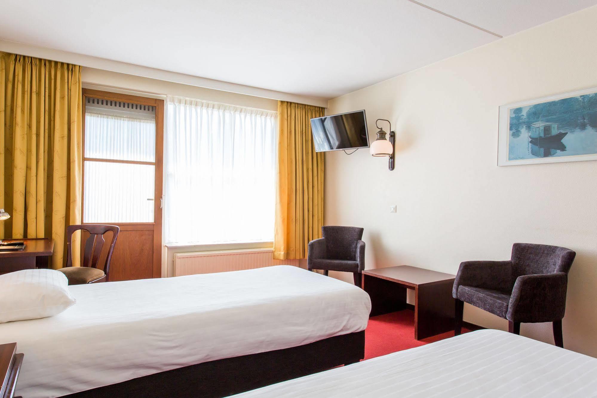 Hotel Restaurant Ruimzicht Zeddam エクステリア 写真
